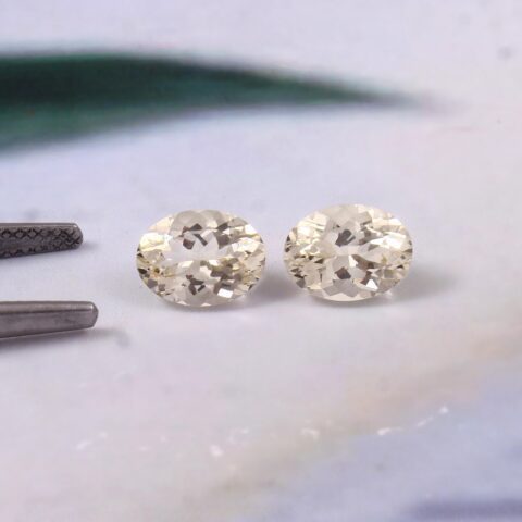 Aquamarine 2.20 Carat 8x6mm Yellow Aquamarine Size Reference on Hand