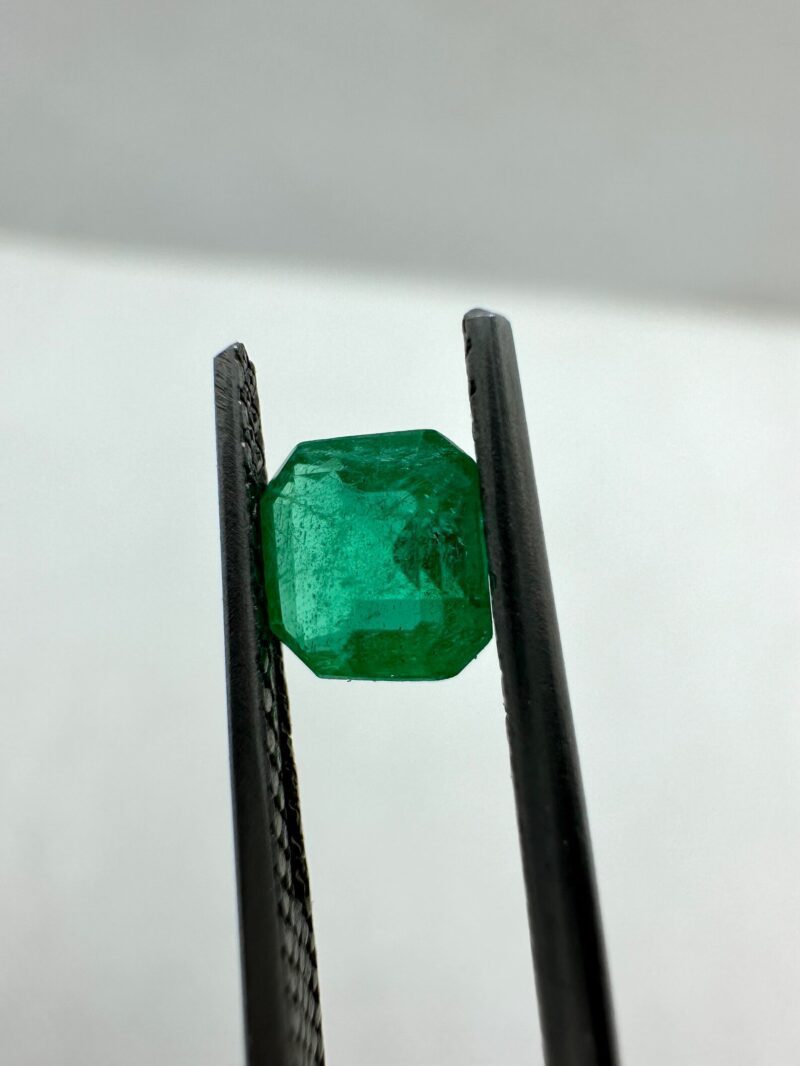 0.50 Carat Dainty Emerald Size Reference on Hand