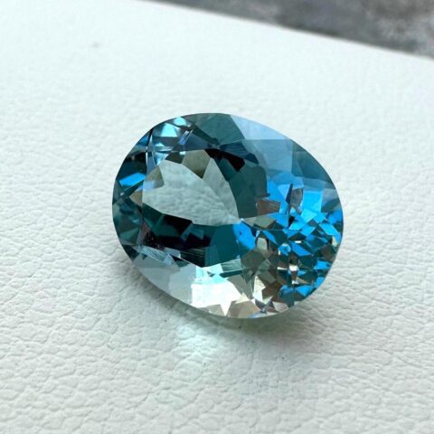 Unheated Natural Aquamarine 2.60 Carat Oval Sea Blue Gemstone