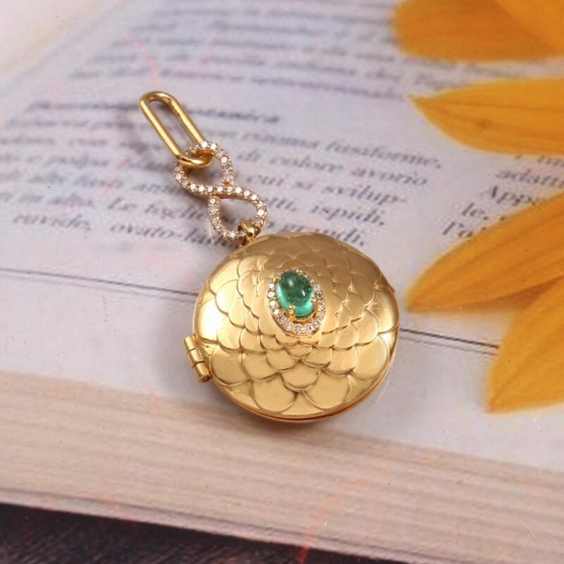 14k Gold Emerald Diamond Locket