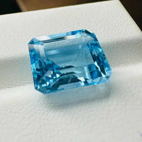 Topaz Natural Sky Blue Topaz 8.25 Carat Octagon Cut Gemstone Hayat Gems
