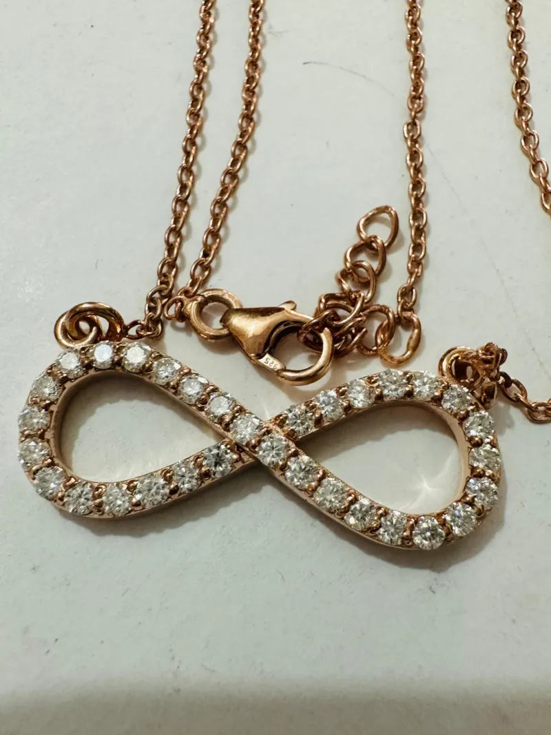 infinity-moissanite-pendant-macro-sparkle-detail